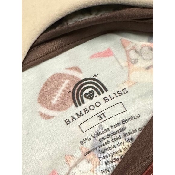 Bamboo Bliss | Bluey Football Bamboo Pajama Set | 3T - Picture 4 of 4